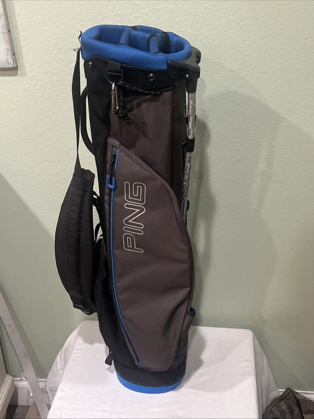 Ping E2 Enhanced Ergonomics 4-Way Divider Golf Stand Bag Blue Golf Bag